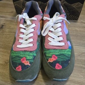 Inkkas Limited Edition HALEAKALA , Pretty Tropical Print Sneakers